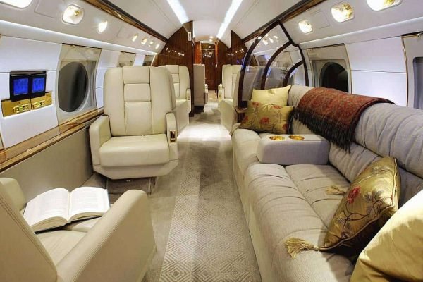 Pfizers-Corporate-Jet-interior-design
